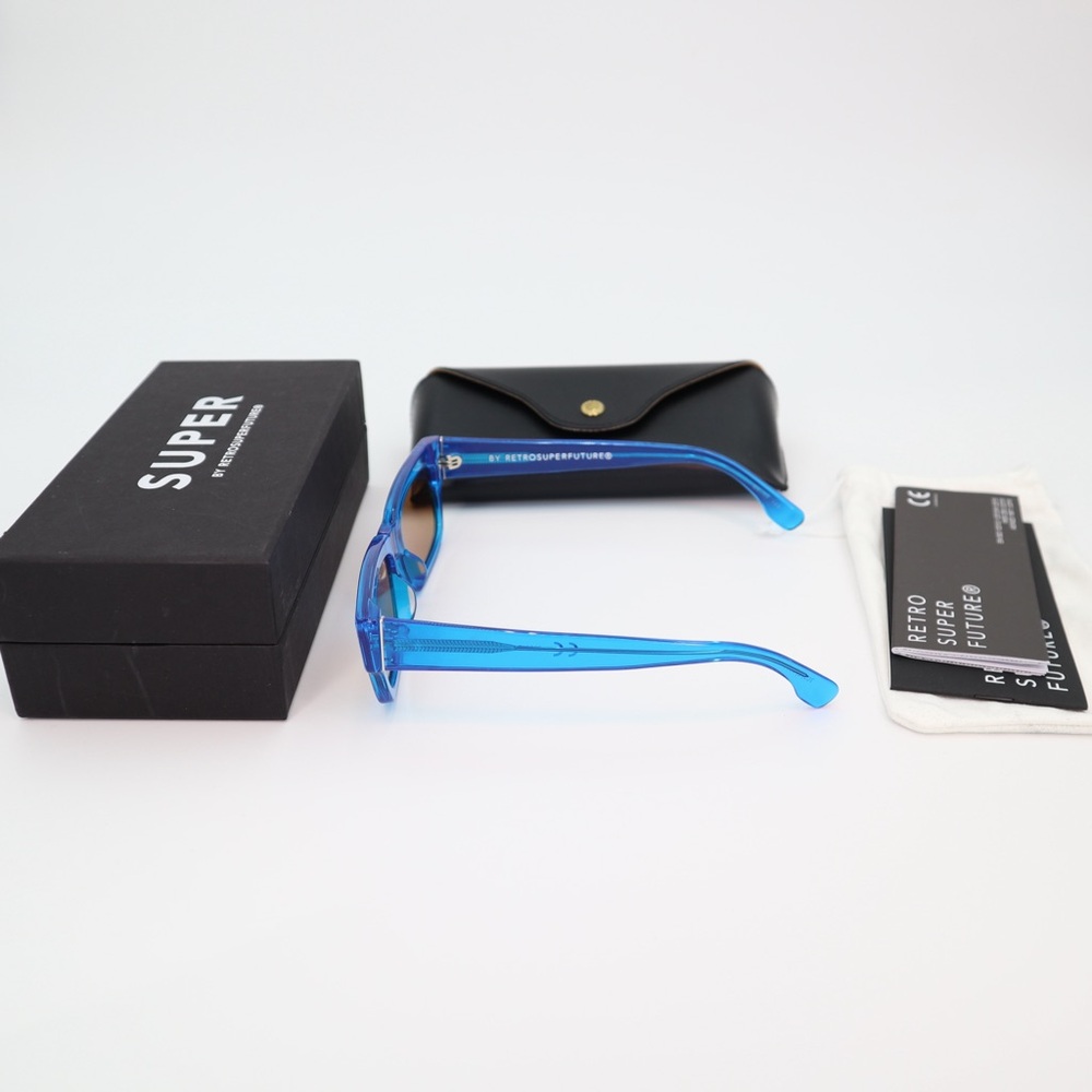 RETROSUPERFUTURE | Blue Roma Sunglasses - Picture 8 of 12